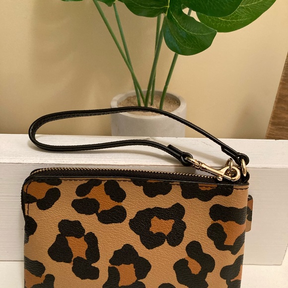 Coach Wristlet with Leopard Print - Picture 3 of 3